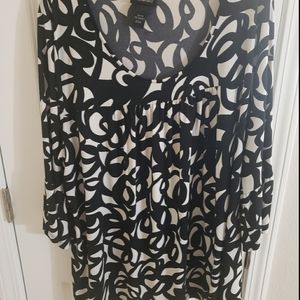 Geometric black and white blouse